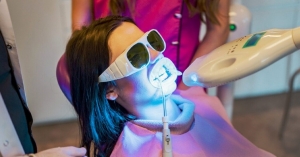 راه های سفید کردن دندان